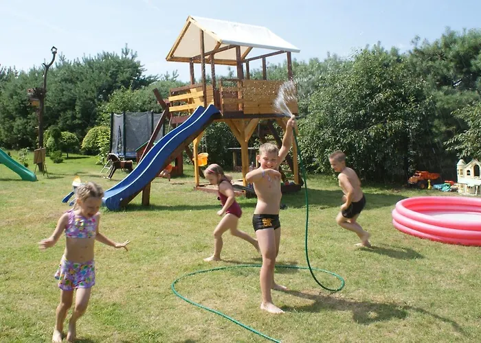 Agrodomki Okej-bialy Dom بيت للعطل